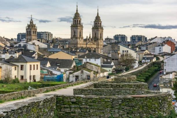 Apartamento Dentro De Muralla Y Parking Gratuito En Pleno Centro Lugo Luaran gambar